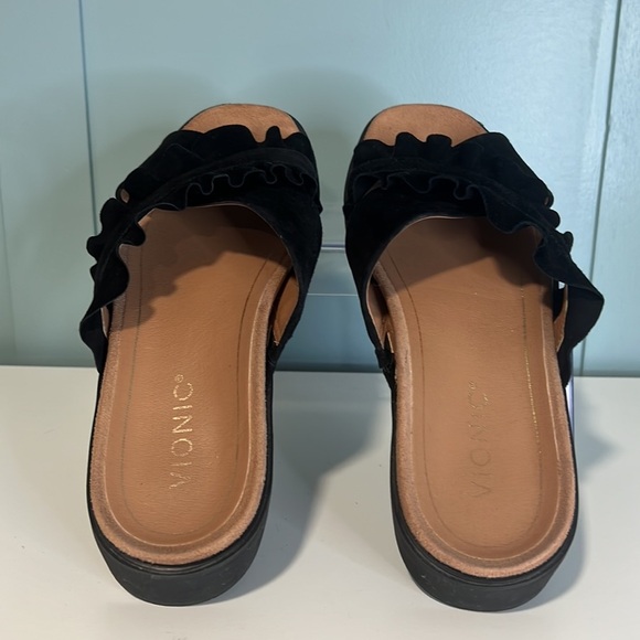 Vionic Leila Azalea Suede Ruffled Criss Cross Slides. Size 6 1/2. - Picture 4 of 12